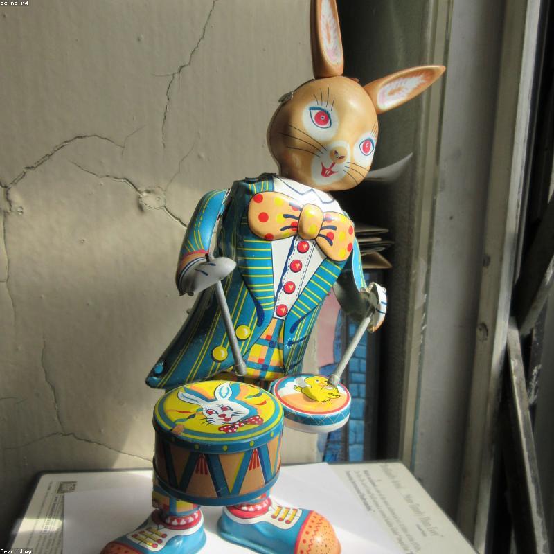 Tin Wind-Up Toy Robot